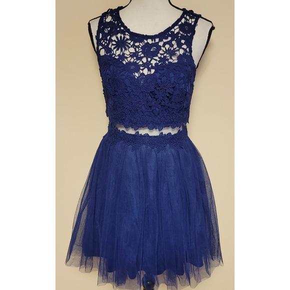 MANIJU Dresses & Skirts - NWT Maniju Tulle Lace Dress